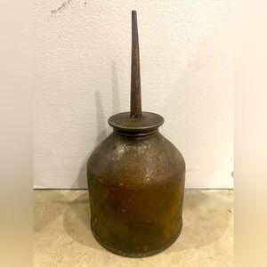 Oil can